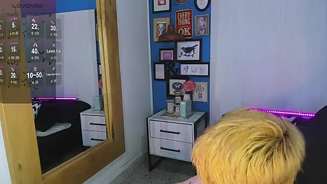 VladHellsing4 online show from November 6, 1:59 pm