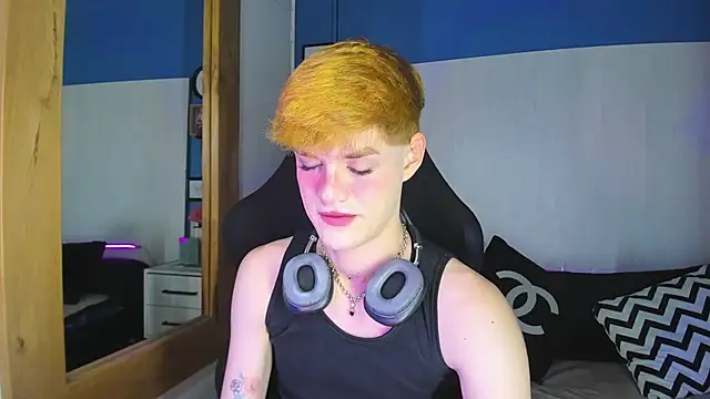 VladHellsing4 online show from October 22, 2:27 pm