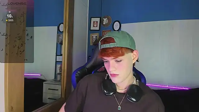 VladHellsing4 online show from October 5, 3:14 pm