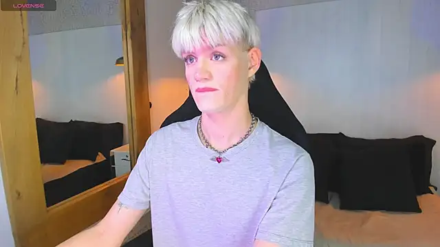 VladHellsing4 online show from March 19, 2:28 pm