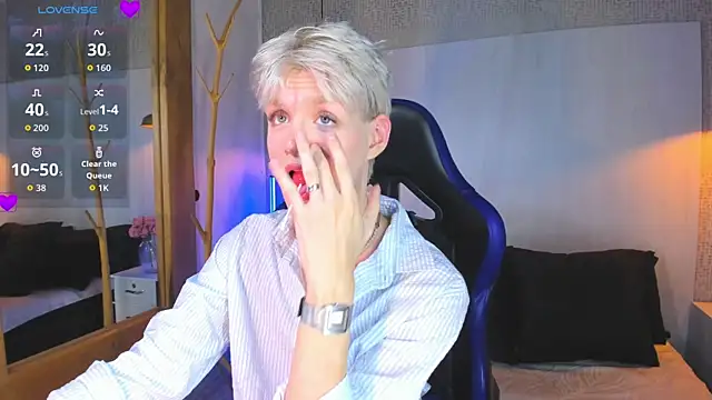 Snapshot of VladHellsing4 chatting on July 15, 2:24 pm VladHellsing4 online show from July 15, 2:24 pm