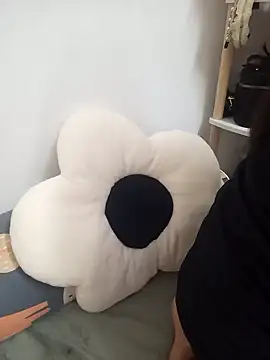 Snapshot of Lovely_kute chatting on March 3, 3:22 pm Lovely kute online show from March 3, 3:22 pm