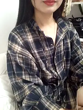 Snapshot of Lovely_kute chatting on March 2, 1:37 am Lovely kute online show from March 2, 1:37 am