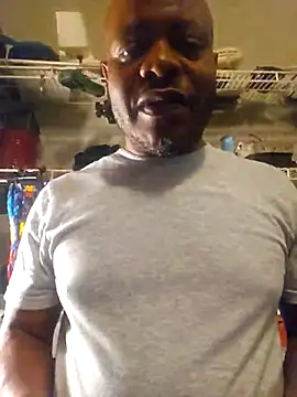 Snapshot of personalityalwayswins2 chatting on March 9, 4:05 am personalityalwayswins2 online show from March 9, 4:05 am