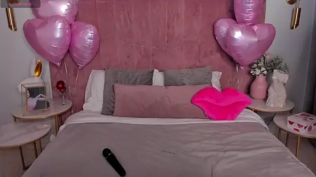 MilaVoxx online show from February 15, 5:41 am