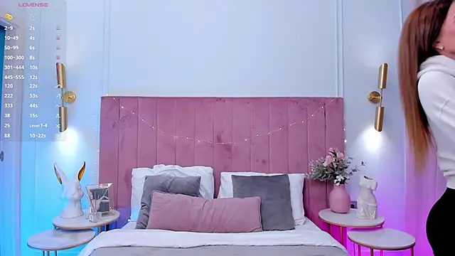 Snapshot of MilaVoxx chatting on March 21, 5:32 am MilaVoxx online show from March 21, 5:32 am