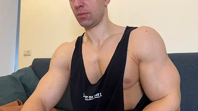 Snapshot of Andy_pecman chatting on February 11, 12:49 pm Andy pecman online show from February 11, 12:49 pm