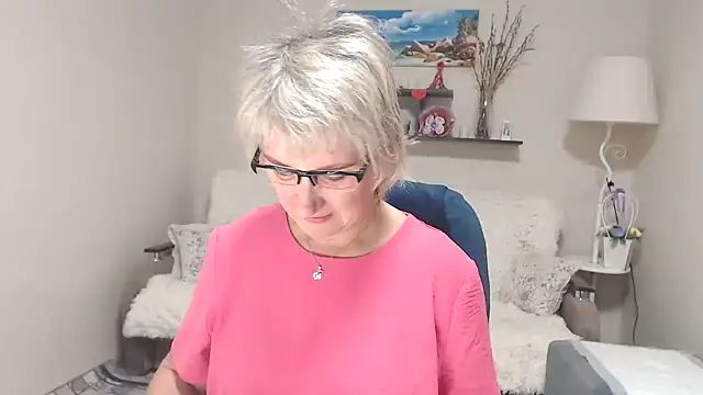 FleurMays online show from October 13, 5:20 am
