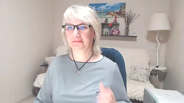 FleurMays online show from June 5, 4:17 am