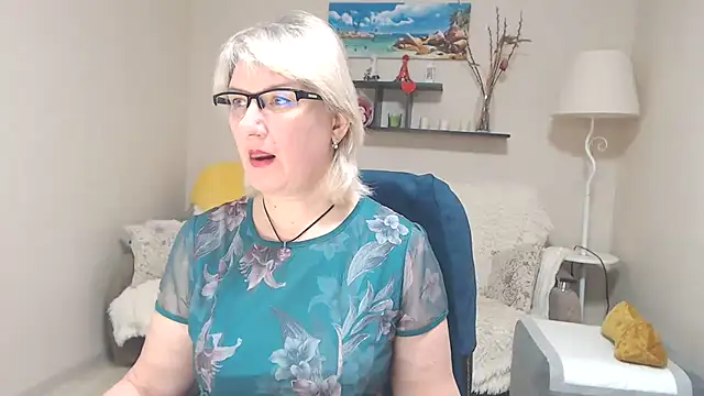 FleurMays online show from March 13, 4:05 am