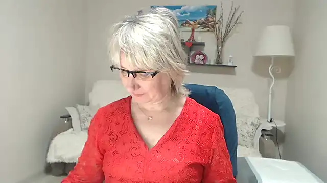 Snapshot of FleurMays chatting on February 15, 7:51 am FleurMays online show from February 15, 7:51 am