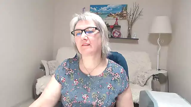 Snapshot of FleurMays chatting on March 8, 10:40 am FleurMays online show from March 8, 10:40 am