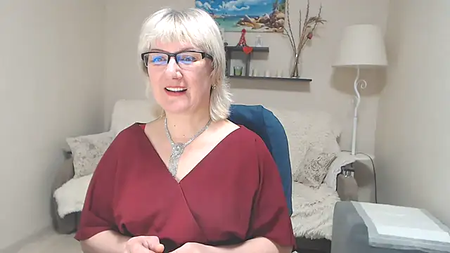 FleurMays online show from February 17, 1:55 pm