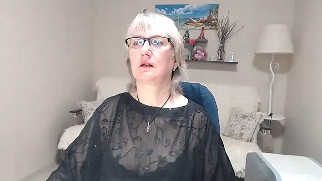 FleurMays online show from April 13, 10:19 am