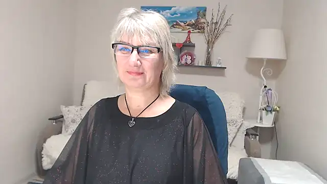 FleurMays online show from October 4, 5:20 am