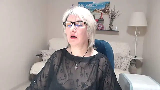 FleurMays online show from April 15, 11:05 am