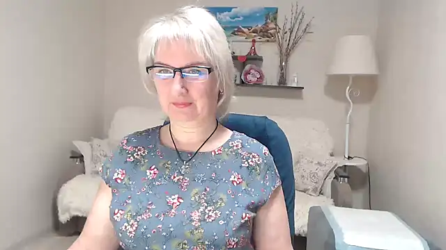 Snapshot of FleurMays chatting on March 13, 4:28 am FleurMays online show from March 13, 4:28 am