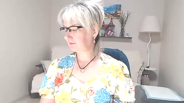 FleurMays online show from June 19, 2:28 am