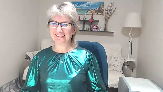 FleurMays online show from November 9, 5:00 am