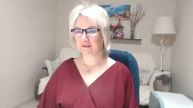 Snapshot of FleurMays chatting on March 4, 8:55 am FleurMays online show from March 4, 8:55 am