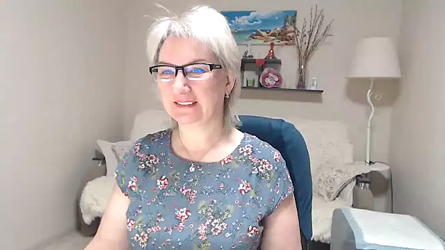 Snapshot of FleurMays chatting on March 9, 2:26 am FleurMays online show from March 9, 2:26 am