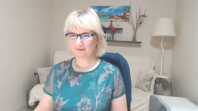 FleurMays online show from February 8, 3:19 am