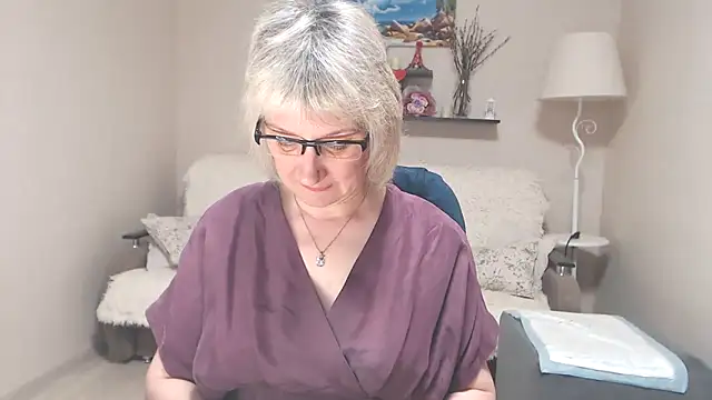 FleurMays online show from May 29, 4:29 am