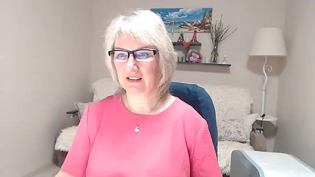 FleurMays online show from April 19, 5:19 am
