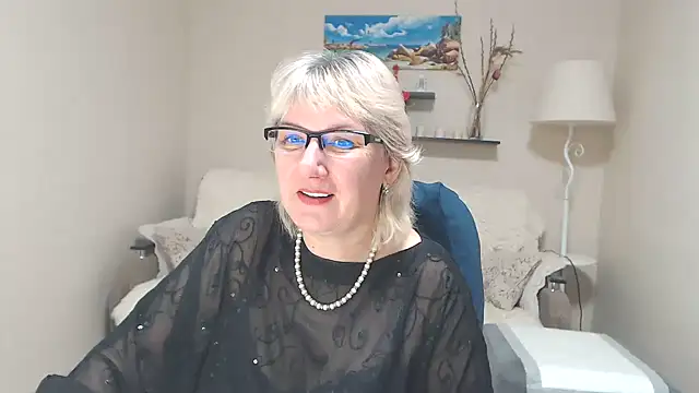 FleurMays online show from February 26, 7:34 am