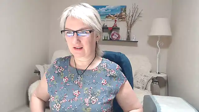 Snapshot of FleurMays chatting on March 15, 3:24 am FleurMays online show from March 15, 3:24 am