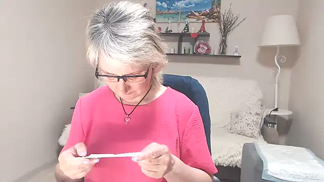 FleurMays online show from June 7, 4:07 am