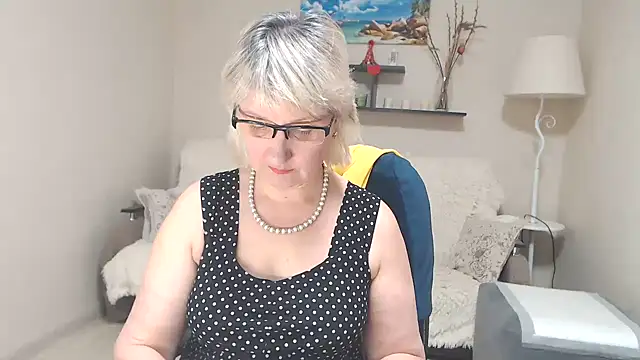 FleurMays online show from March 11, 11:12 am