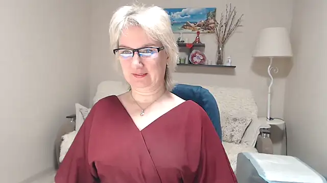 Snapshot of FleurMays chatting on March 5, 4:42 am FleurMays online show from March 5, 4:42 am