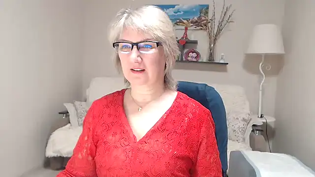 Snapshot of FleurMays chatting on February 15, 4:02 am FleurMays online show from February 15, 4:02 am