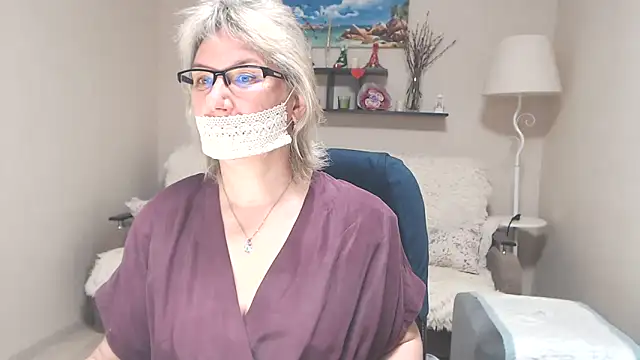 FleurMays online show from May 30, 3:24 am