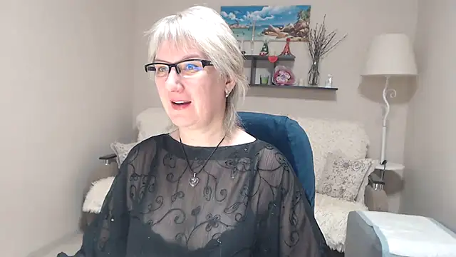 FleurMays online show from April 14, 3:44 am