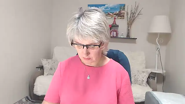 FleurMays online show from October 25, 4:55 am