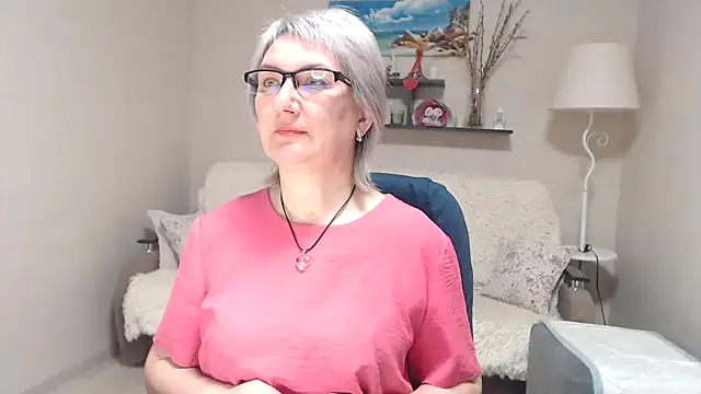 Snapshot of FleurMays chatting on February 19, 5:59 am FleurMays online show from February 19, 5:59 am