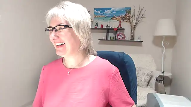 Snapshot of FleurMays chatting on February 25, 6:13 am FleurMays online show from February 25, 6:13 am