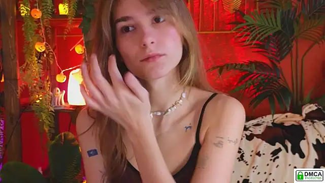 Snapshot of Era_Robinhood chatting on October 25, 7:29 am Era Robinhood online show from October 25, 7:29 am