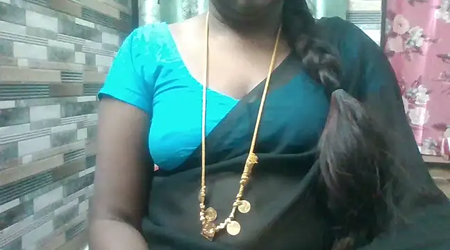 Snapshot of Hot_akshara chatting on December 6, 7:17 pm Hot akshara online show from December 6, 7:17 pm