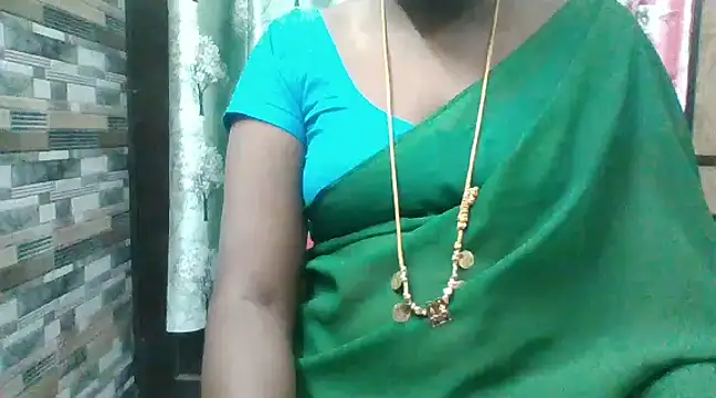 Snapshot of Hot_akshara chatting on December 10, 10:05 pm Hot akshara online show from December 10, 10:05 pm