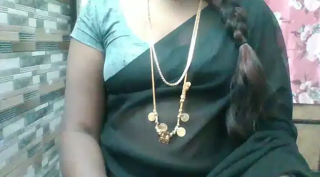 Snapshot of Hot_akshara chatting on December 15, 6:37 pm Hot akshara online show from December 15, 6:37 pm