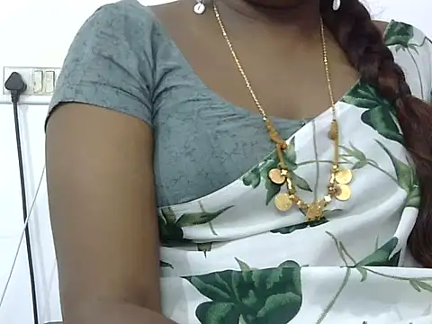 Snapshot of Hot_akshara chatting on September 28, 3:52 pm Hot akshara online show from September 28, 3:52 pm