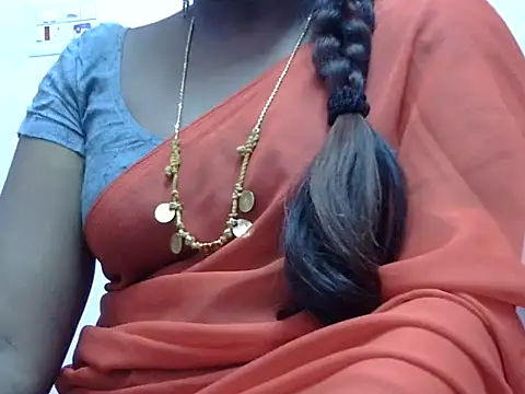 Snapshot of Hot_akshara chatting on October 31, 4:47 pm Hot akshara online show from October 31, 4:47 pm