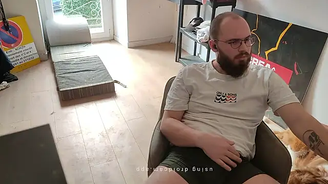 azagoul222 online show from February 28, 1:11 pm