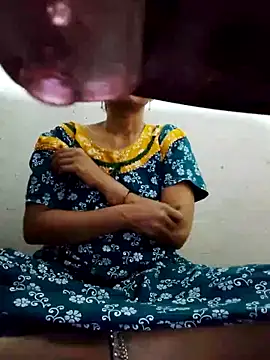 Snapshot of Gautami-telugu chatting on October 5, 6:09 pm Gautami-telugu online show from October 5, 6:09 pm