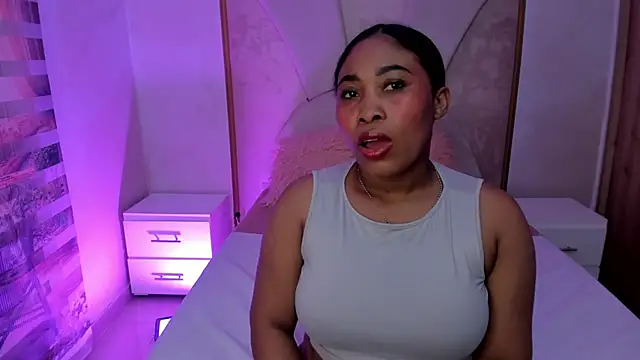 Snapshot of Leah_Sweetie chatting on March 1, 11:17 am Leah Sweetie online show from March 1, 11:17 am