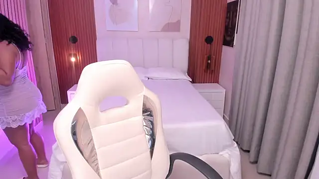 Leah Sweetie online show from November 5, 10:18 am