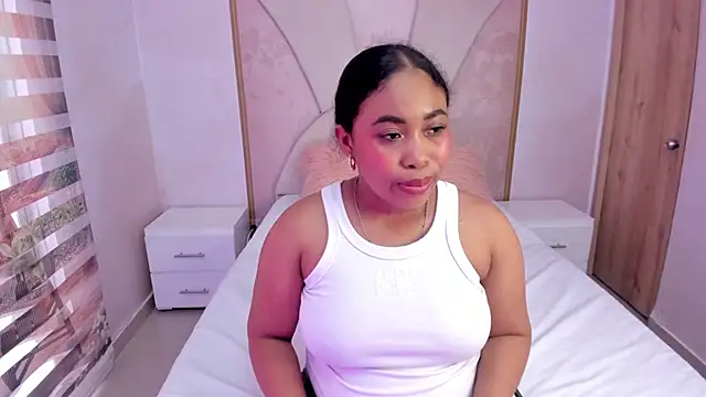 Snapshot of Leah_Sweetie chatting on February 28, 5:26 pm Leah Sweetie online show from February 28, 5:26 pm